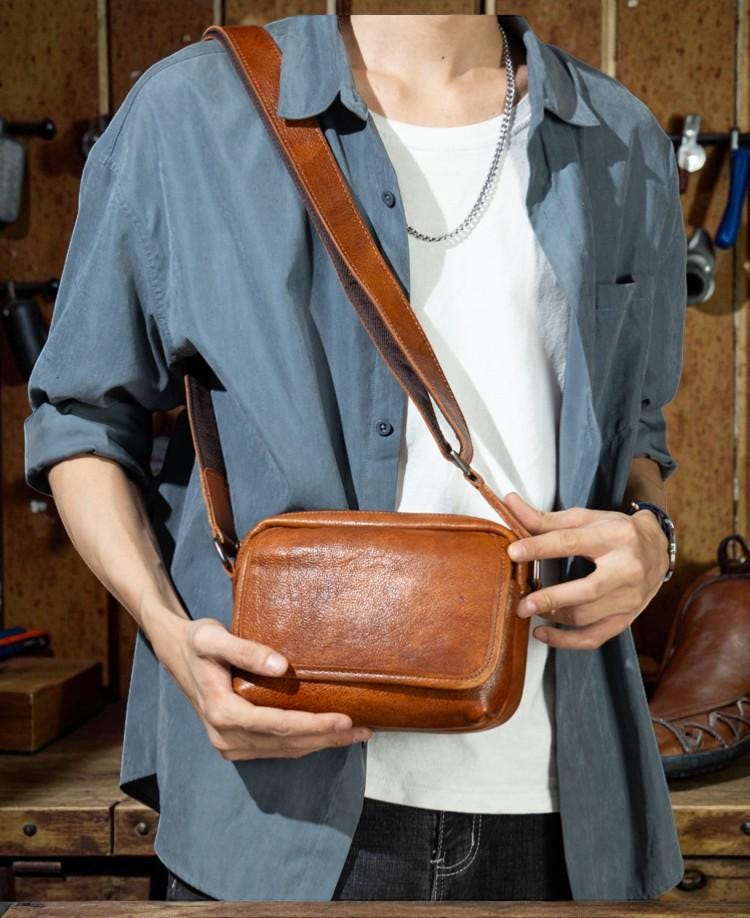 Retro Vegetable Tanned Leather Messenger Bag for Men, Small Vintage Crossbody Shoulder Bag, Compact Commuter Bag